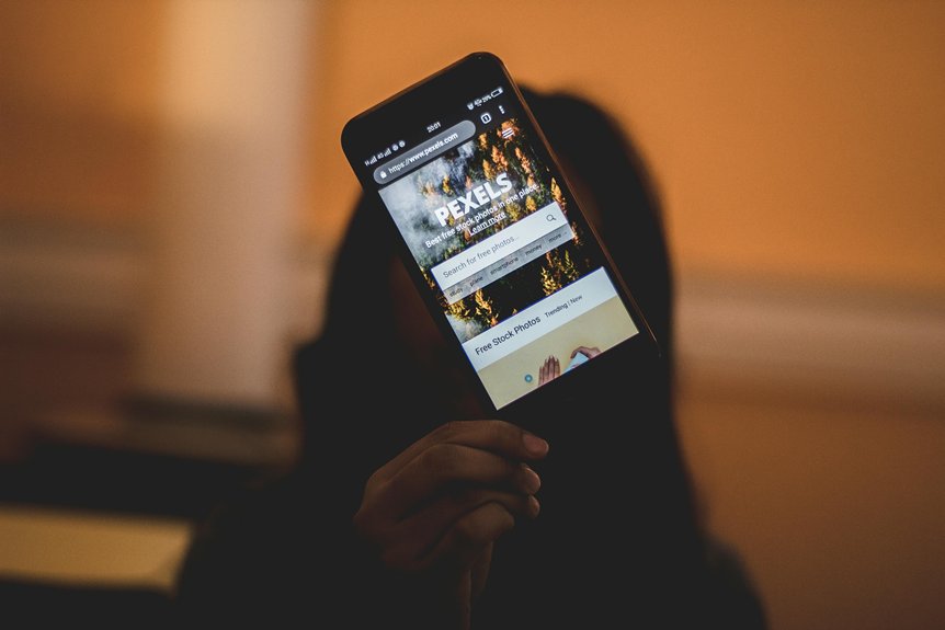 identifying online scam signs